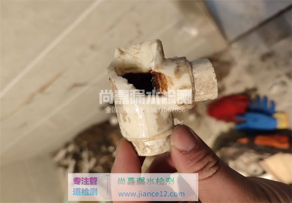 双牌引起漏水的原因有哪些？